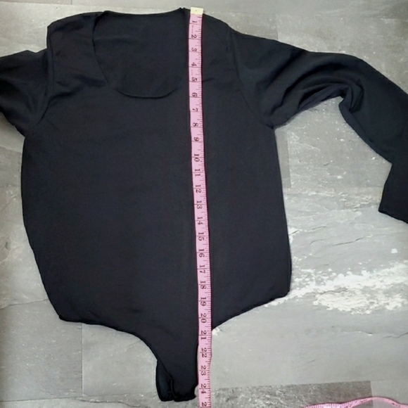 SKIMS Essential Black Long Sleeve Thong Bodysuit. Scoop Distressed Neck. 2X/ 3X. - Picture 6 of 10